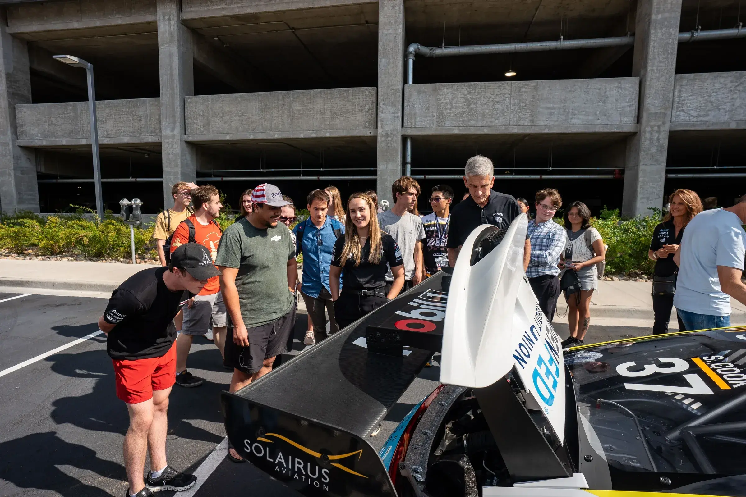 Sabré interacting with students at the Colorado School of Mines.